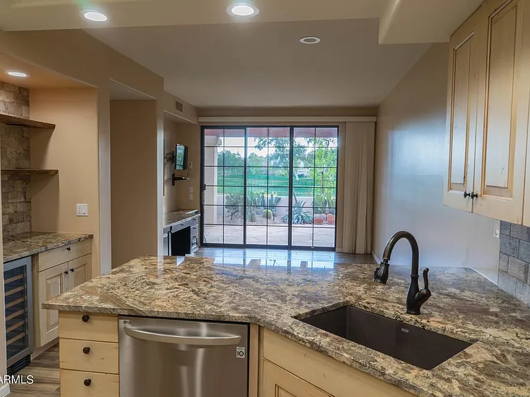 7525 E Gainey Ranch Rd #160 — Photo 3