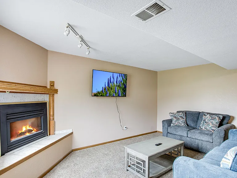1606 Northbrook Dr — Photo 15