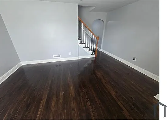2 bed, 1040 sqft, $1,800 — Photo 2