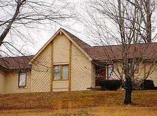 7 Ennismore Dr, Middlesboro, KY 40965