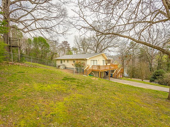 3rd image of 11619 Holly Cir