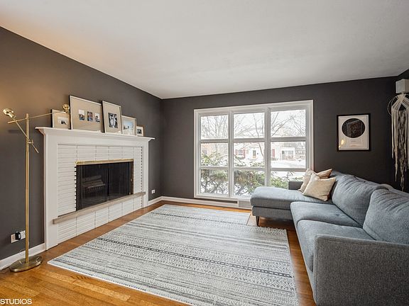 4th image of 444 Havenwood Ct