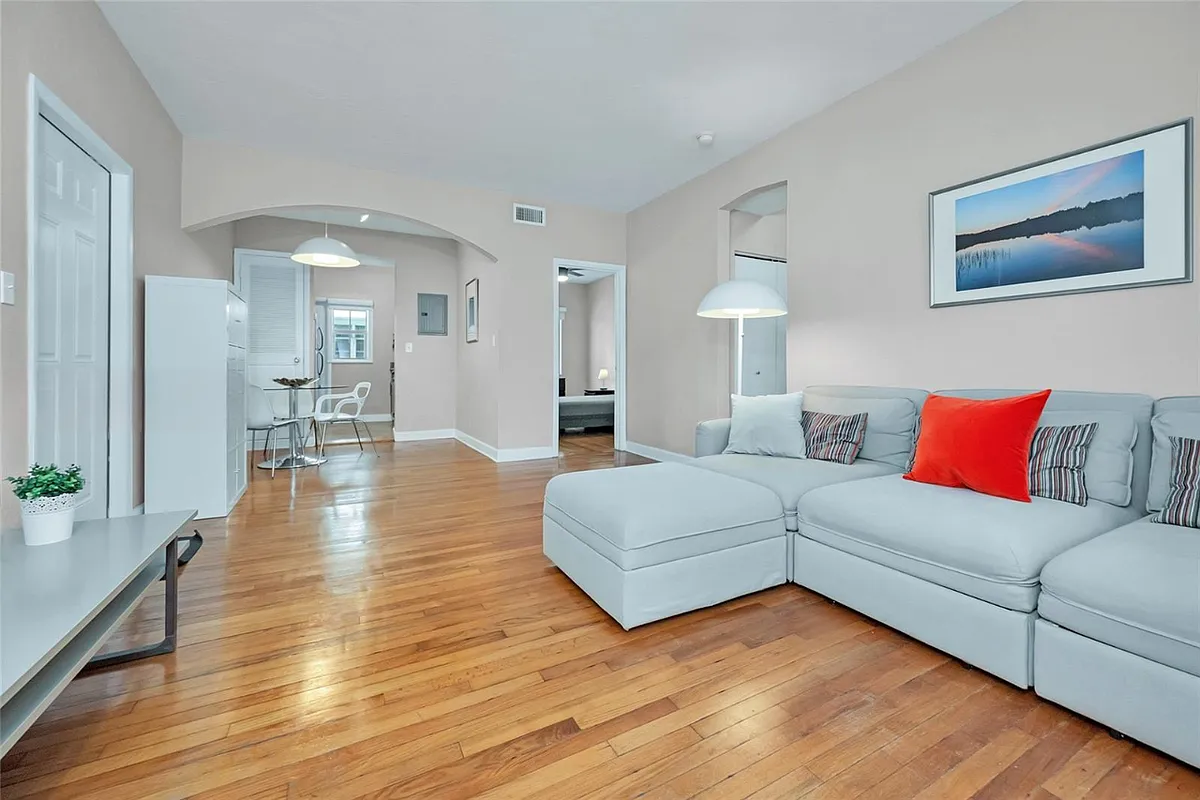 Building Photo - 1561 Lenox Ave #2