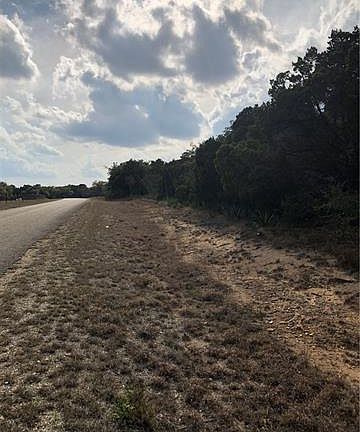 3rd image of 800 Rolling Hills Dr