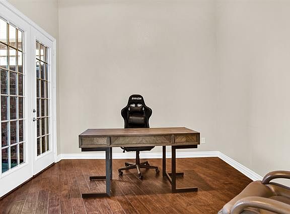 4th image of 3208 Heatherbrook Ln