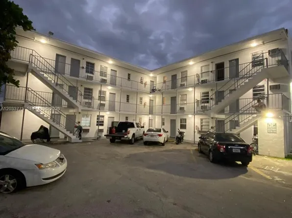 1261 NW 59th St #14, Miami, FL 33142