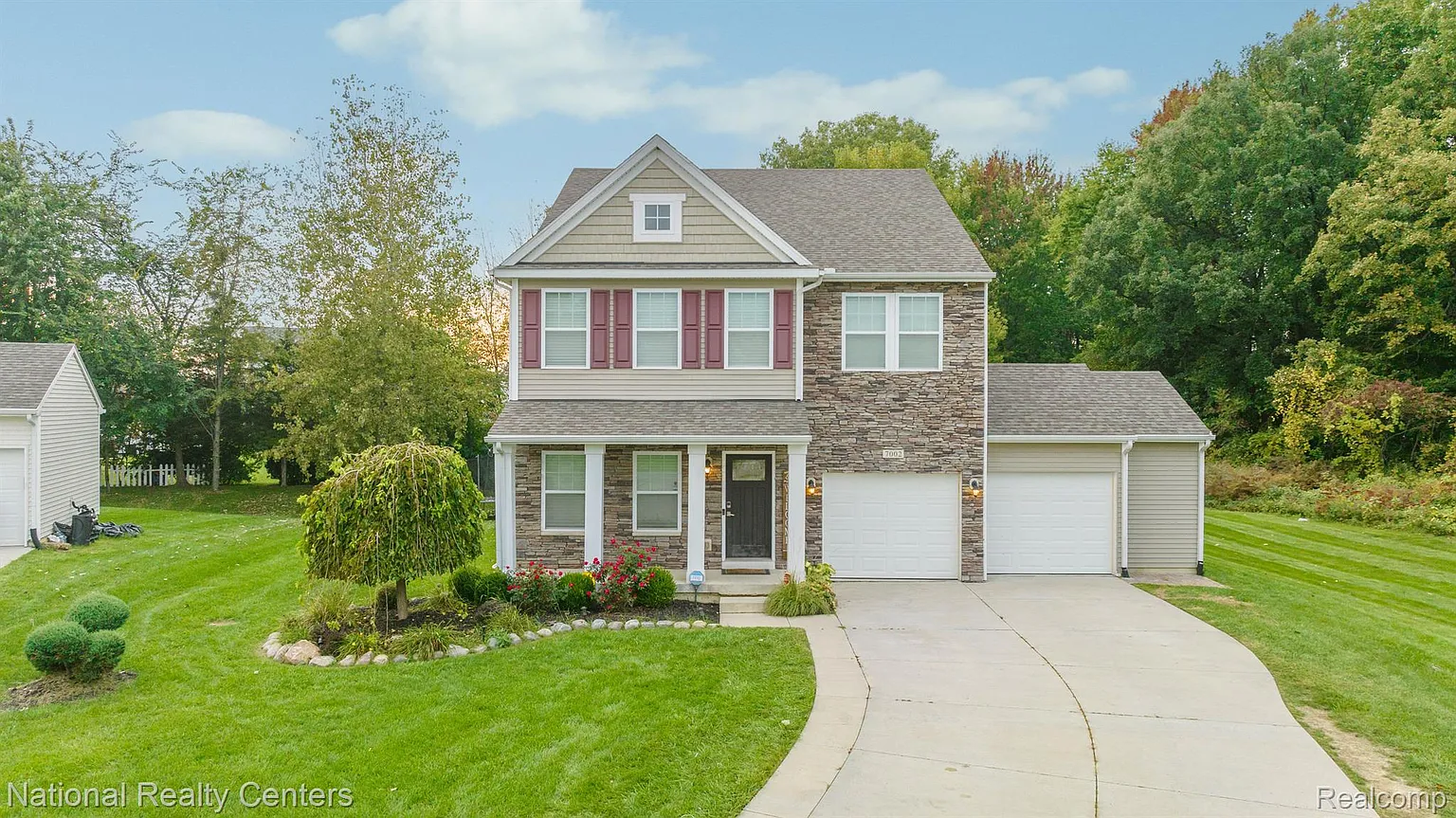 7002 Wellington Ln photo 1