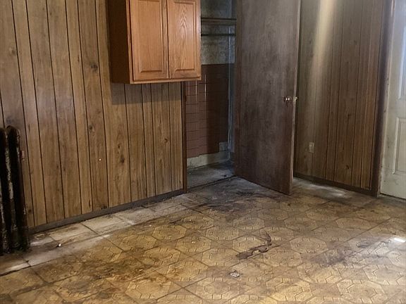 4th image of 126 Tremont St