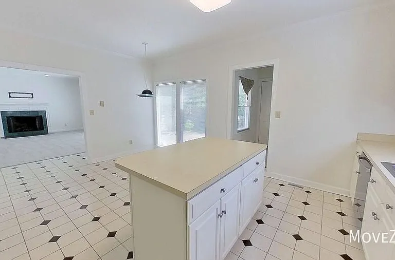 2400 Tweedmore Ct — Photo 6