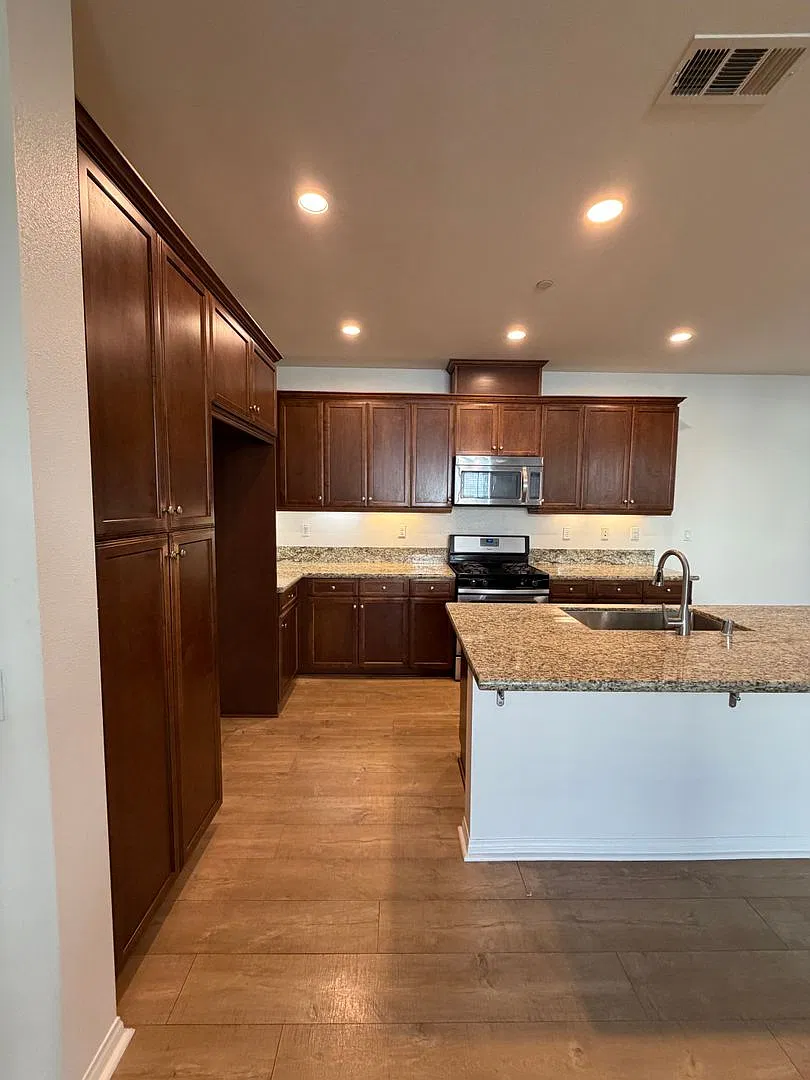 Stunning RiverPark Home | 3 Bedrooms, 3 Bathrooms & Dedicated Office — Photo 3