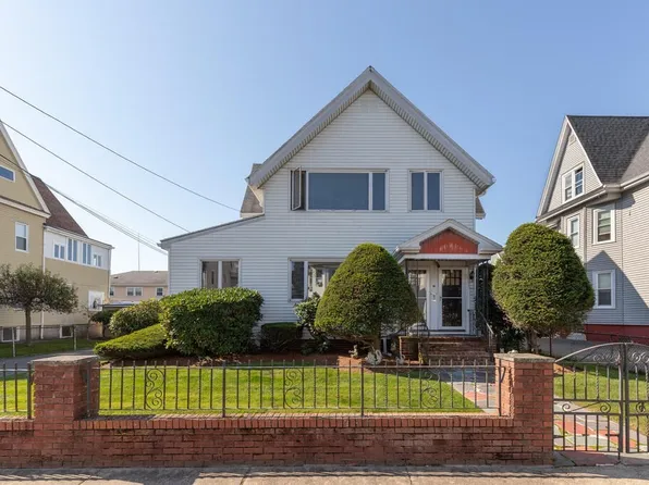 11 Upland Rd, Everett, MA 02149