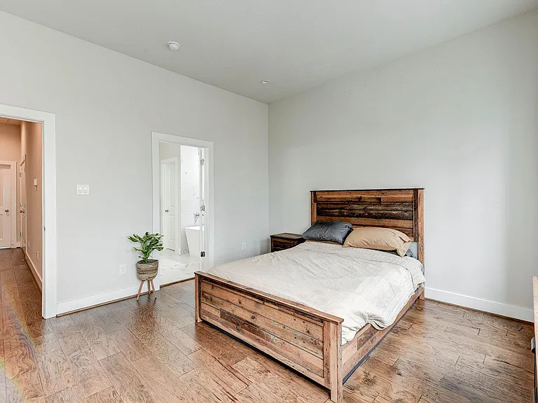 5857 Dolores St — Photo 31