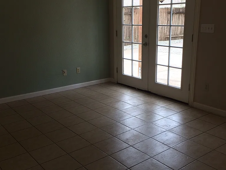 265 Sanborn Ln — Photo 13