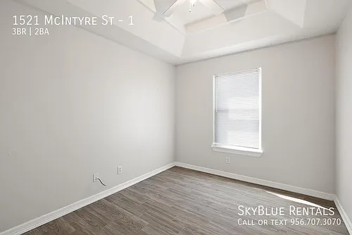 1521 W McIntyre St #1 Photo 1