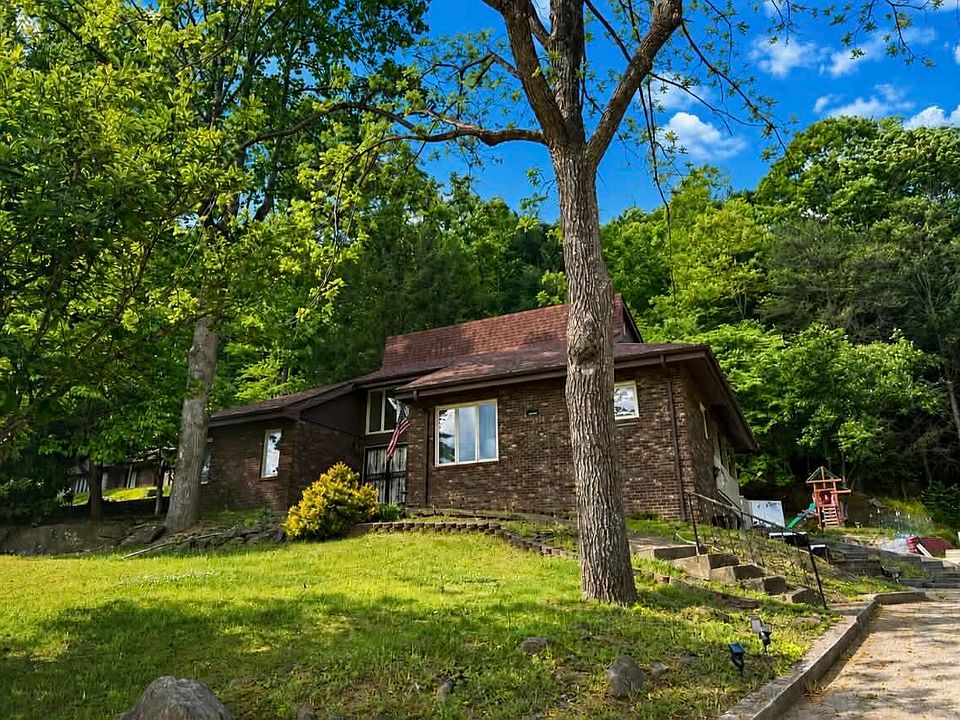 1st image of 744 Woodland Hls