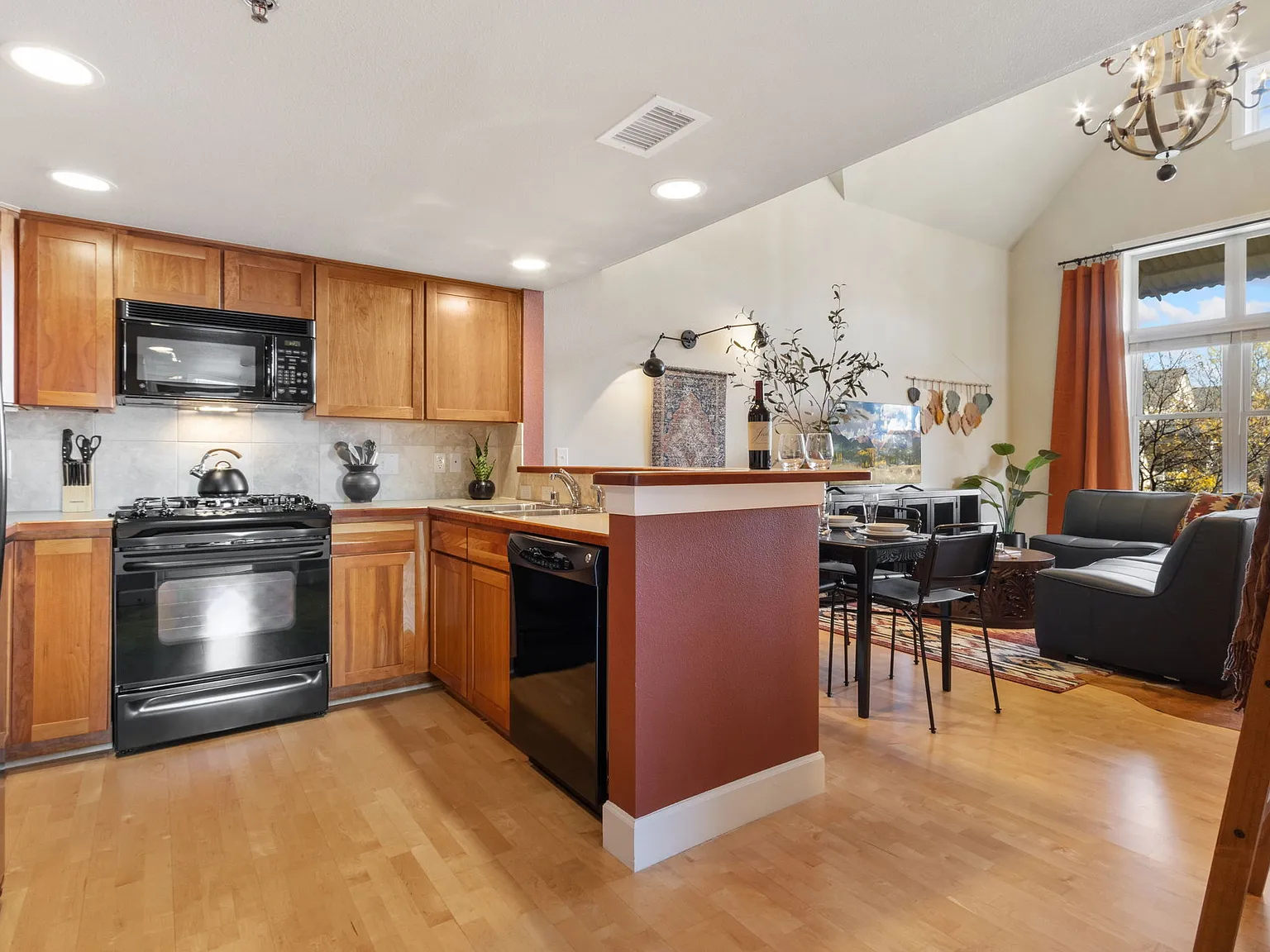 2 bed, 1119 sqft, $3,200 — Photo 3