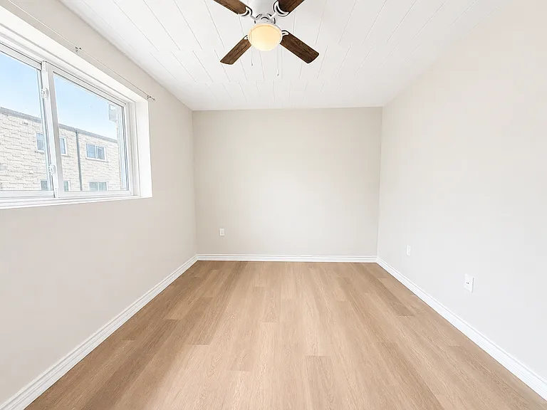 19 Empire St #8 — Photo 10