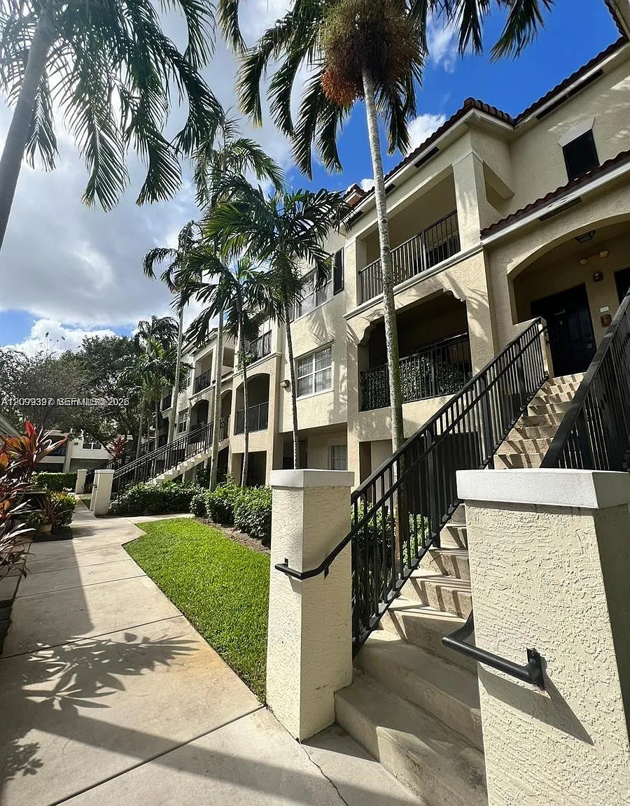 El-Ad Poinciana Condo — Photo 3