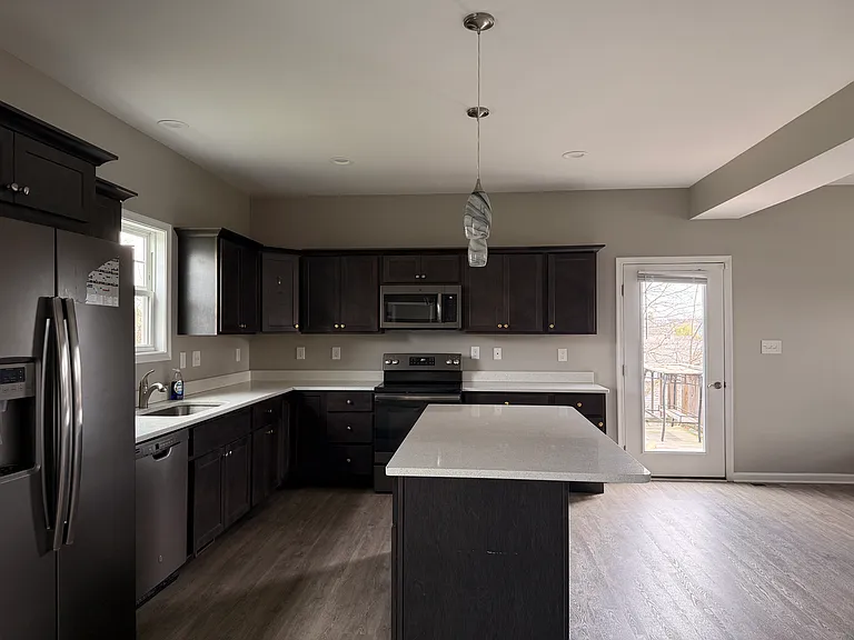 270 Mabdarin Dr — Photo 8