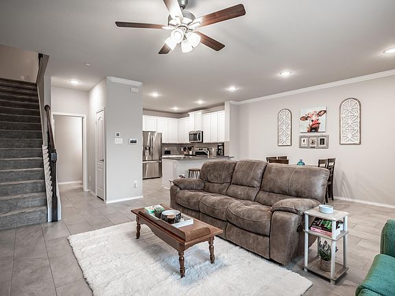 3rd image of 2204 Greystone Dr