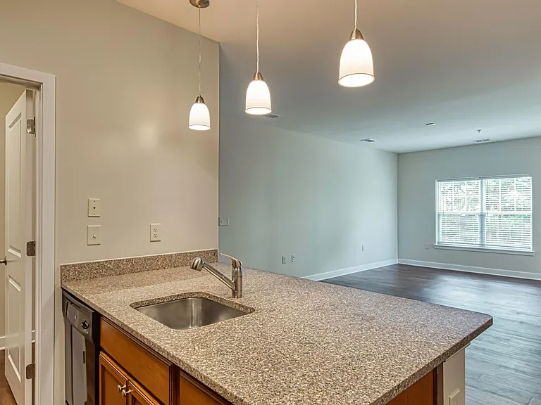 Valor Apartment Homes — Photo 34