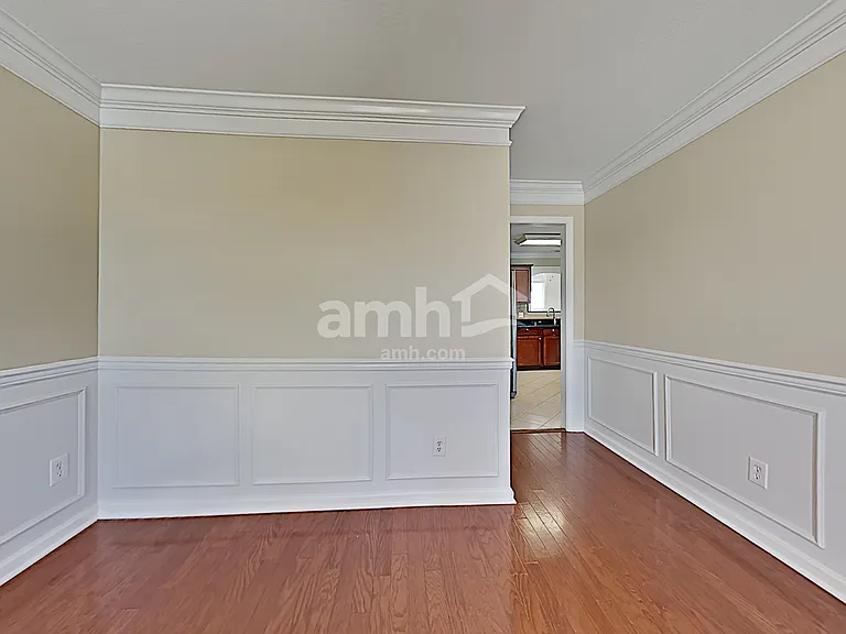 6013 Gallant Ln — Photo 7