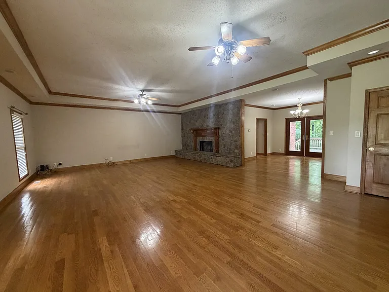 179 Stone Edge Dr — Photo 3