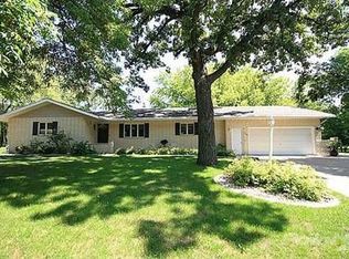 116 Oak Ln SE, Hutchinson, MN 55350