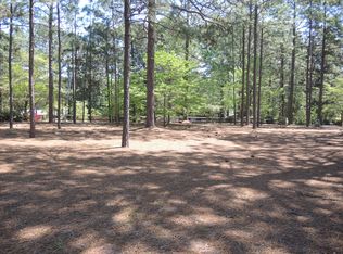 137 Pine Ridge Dr, Southern Pines, NC 28327