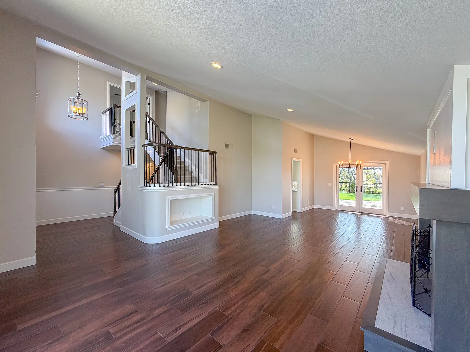 5 bed, 3.5 bath, 2759 sqft, $7,200 — Photo 3