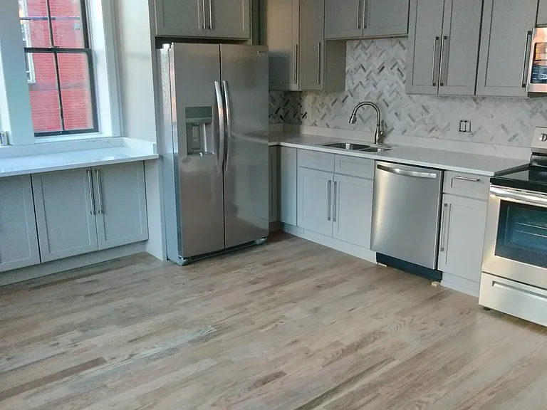 157 Main St #1 — Photo 3