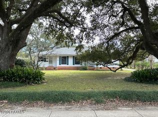 703 S State St, Abbeville, LA 70510