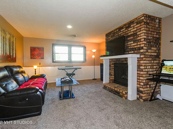 5th image of 879 Quail Dr