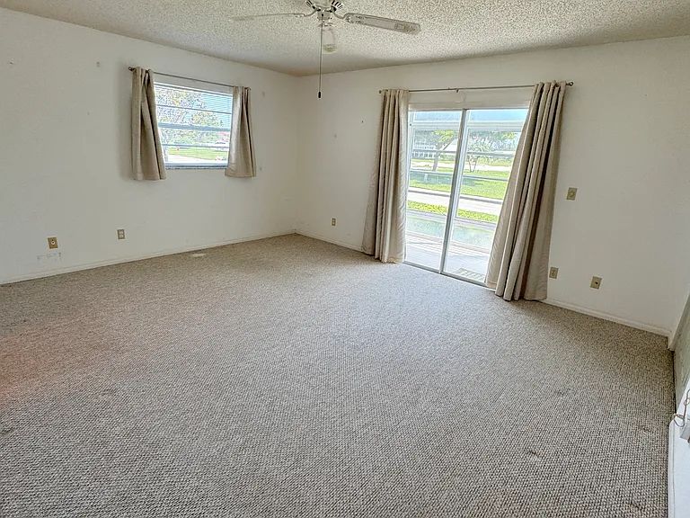 28 Pine Arbor Ln #103 — Photo 11