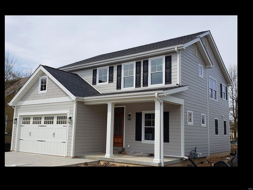 2nd image of 303 W Rose Hill Ave