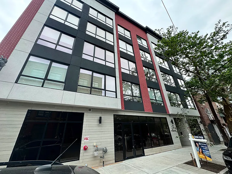 74 Webster St #5A — Photo 1