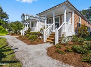 2207 Government St #27, Ocean Springs, MS 39564