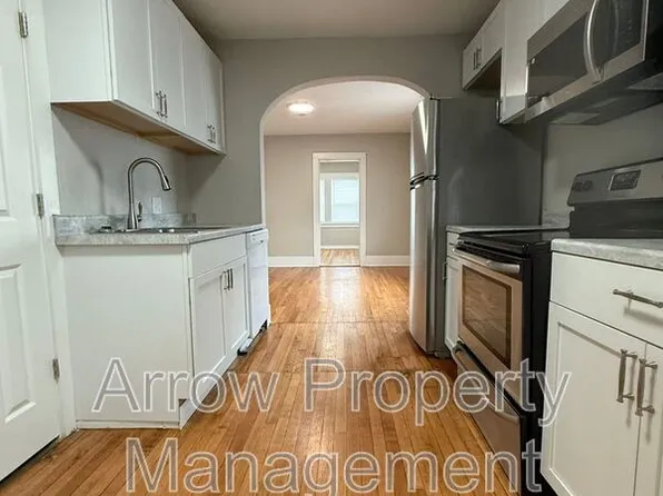 130 N 27th St, Lincoln, NE