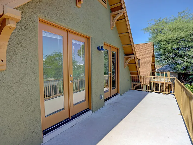 1055 N. 3rd Ave. — Photo 19