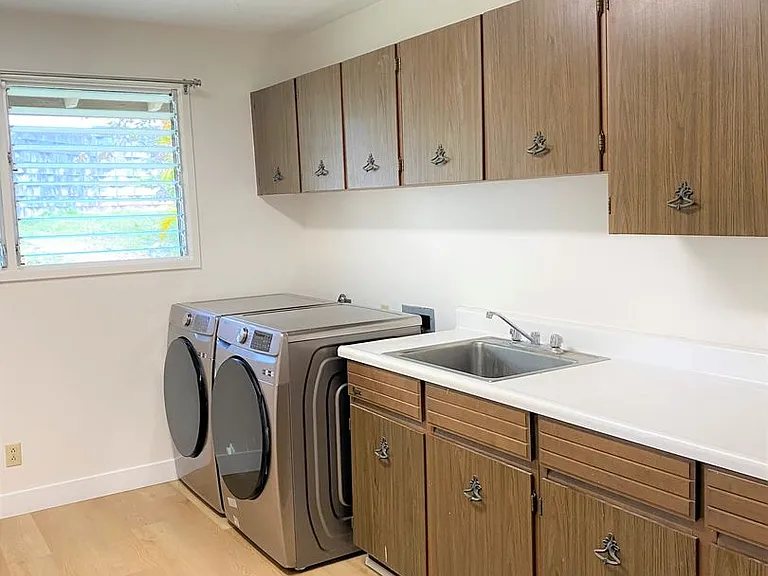 2702 Manoa Rd — Photo 18