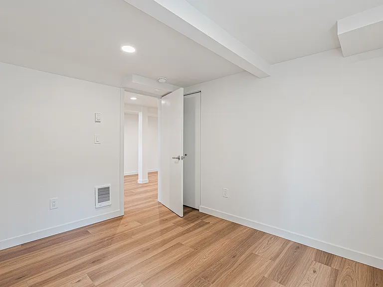 14325 Phinney Ave N #2 — Photo 12