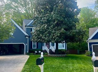 127 E Laurenbrook Ct, Cary, NC 27518