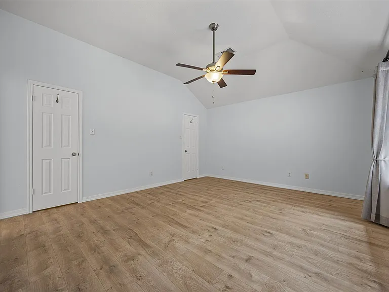 11304 Avering Ln — Photo 12