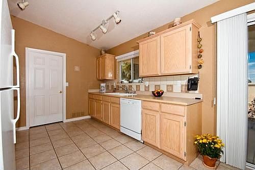 5th image of 3671 Texoma Dr