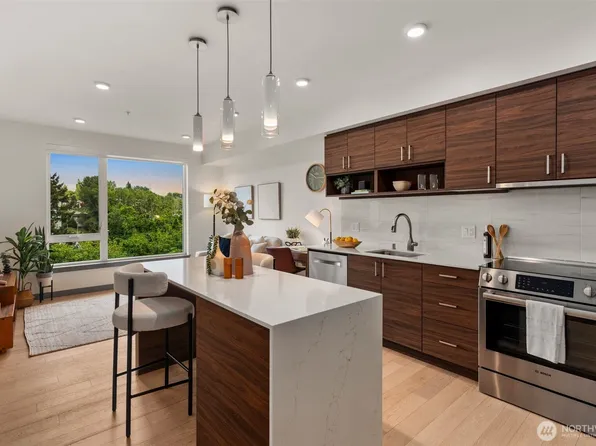 11903 NE 128th St #612, Kirkland, WA 98034