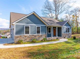 2637 Bowden Ln, Hendersonville, NC 28792