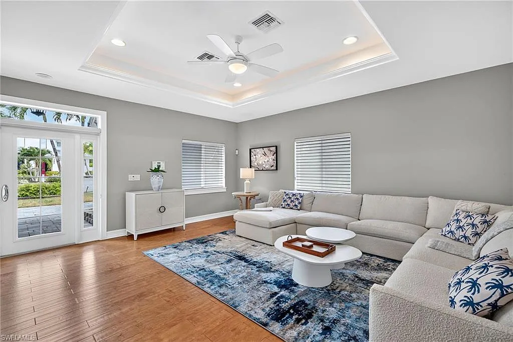 3 bed, 3.0 bath, 2051 sqft, $20,000 — Photo 3