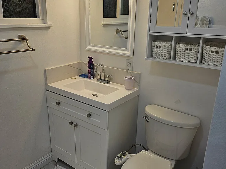 College Dr — Photo 9