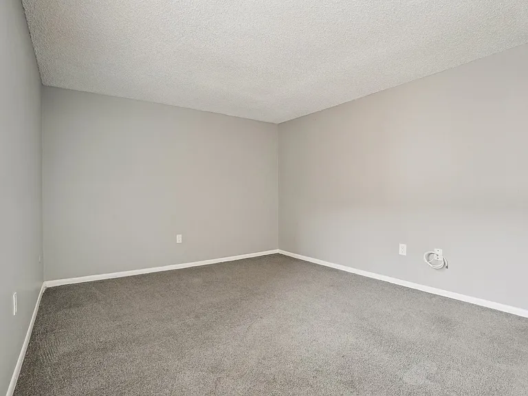 Aspen Apartments in Whitehall — Photo 4