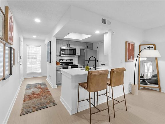 3rd image of 4909 Haverwood Ln #3237